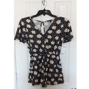 Floral Print Romper Short Sleeve Casual Floral V Neck Romper - Daisy Print